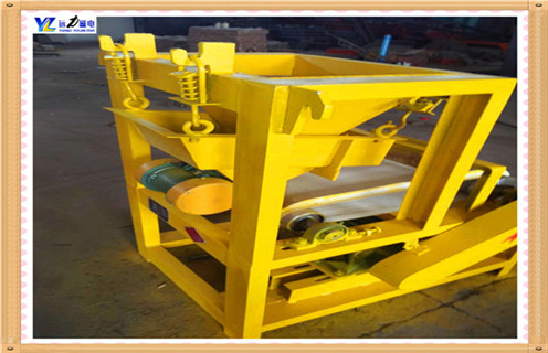 2.AB平台的矿用小型输送带磁选机的优势  　　潍坊AB平台磁电专业生产各种型号的磁选机,矿用小型带式磁选机的需求量还是比较大的,设备轻便.简易,便于安装和存放,得到了很多中小企业的青睐的赞赏.